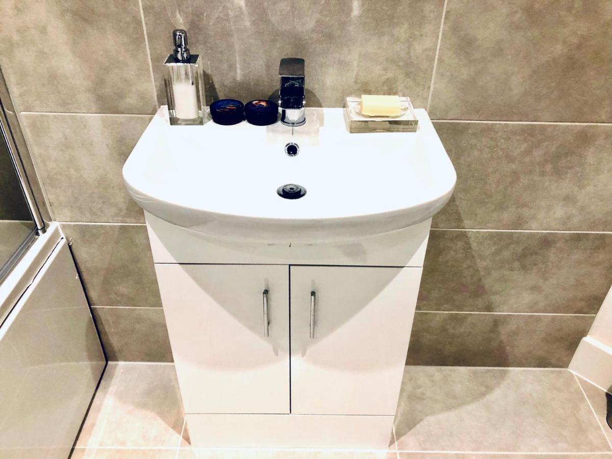 Snapos Luxury Serviced Apartment - Meridian House Bedford Luaran gambar